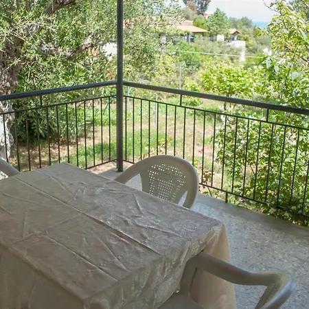 Nelki House * Koróni