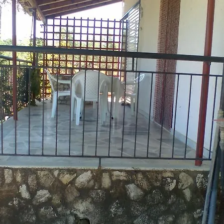 Nelki House * Koróni